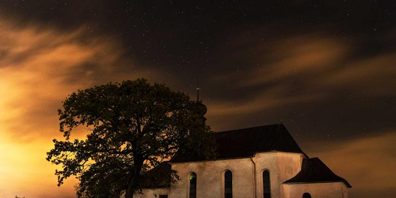 社交平台UGC版权归属迷雾：你的创作，究竟属于谁？